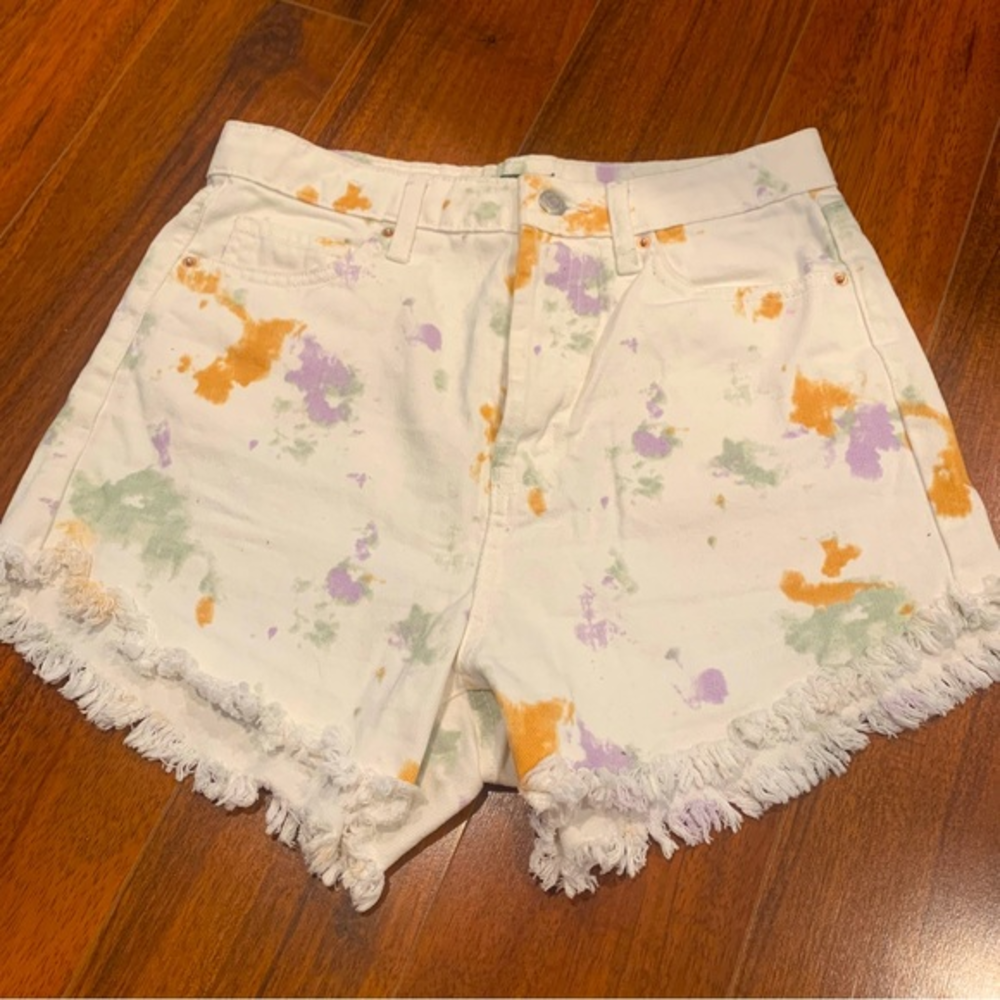 Wild Fable White Tie‎ Dye Raw Hem High Rise Shorts 6 For Women Or Misses